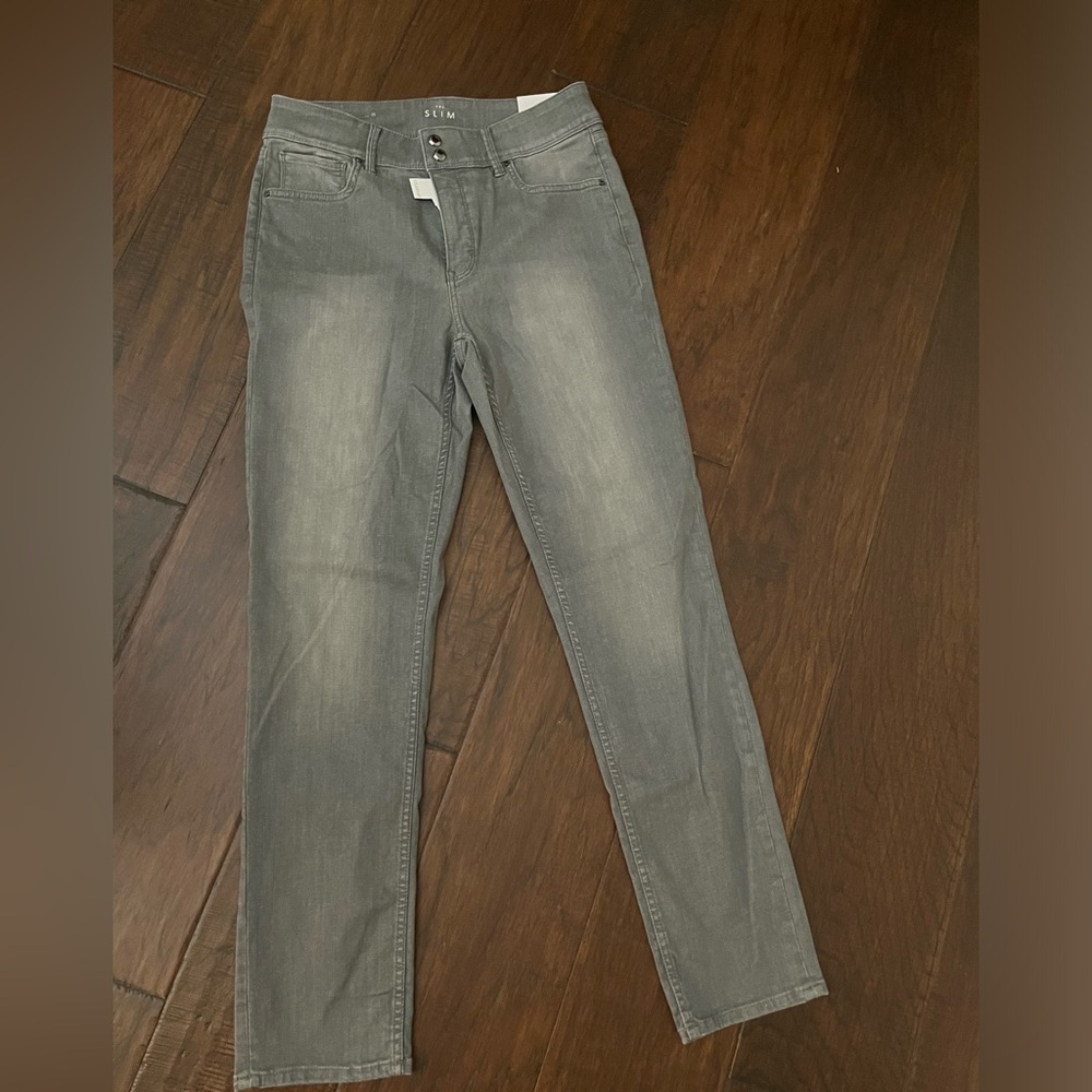 NWT-White House Black Market skinny jeans size 8
